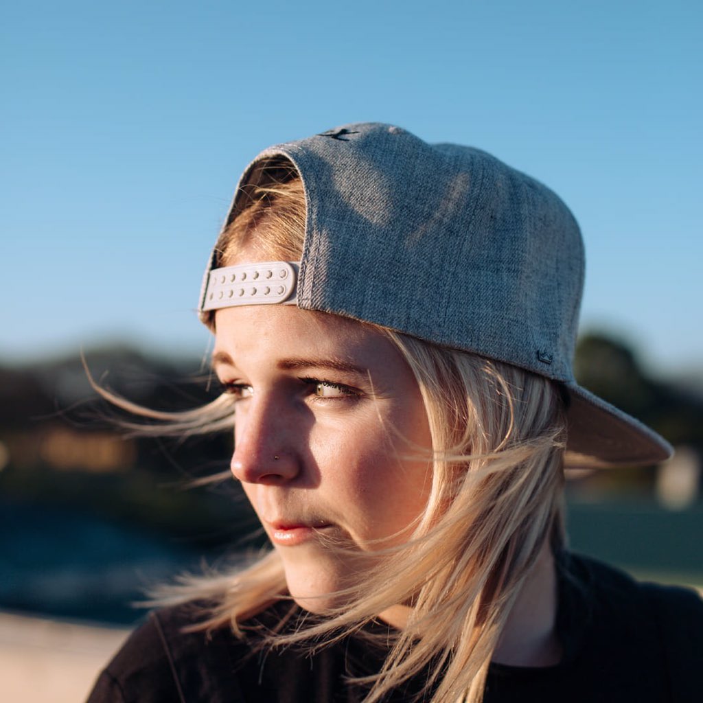 How to wear a flat peak cap